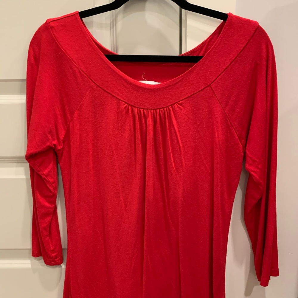 Red 3/4 sleeve top